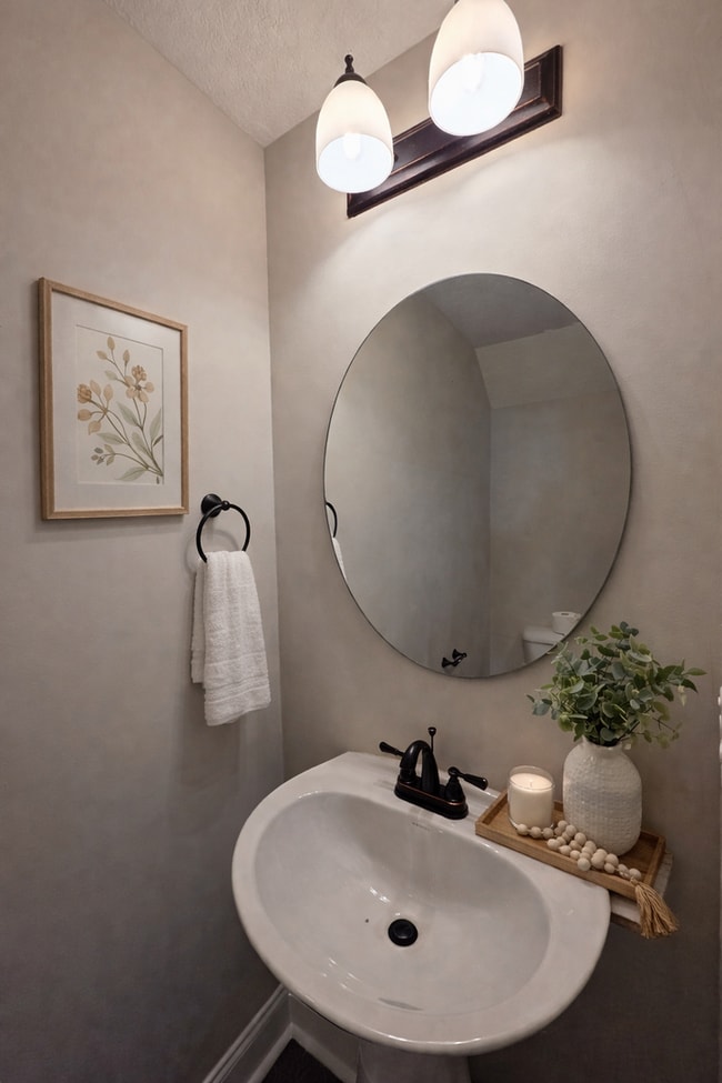 Building Photo - $250 OFF Move In Special!