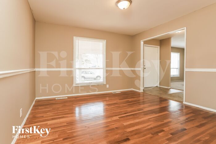 Building Photo - 3250 Churchill Dr
