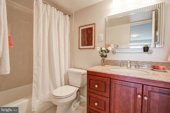 Building Photo - Wesley Heights Two Bedroom, Two Baths, Fur...