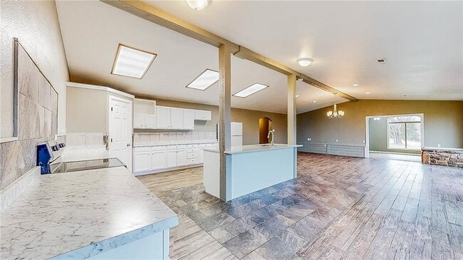 Building Photo - 20289 W Hwy 62