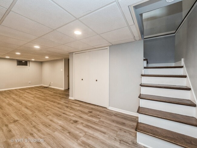 Building Photo - 408 S Mitchell Ave
