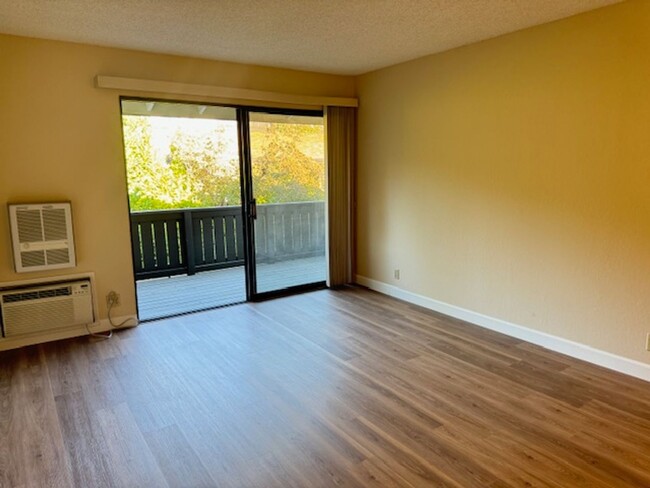 Building Photo - Updated 1 bedroom 1 bath condo in Heather ...