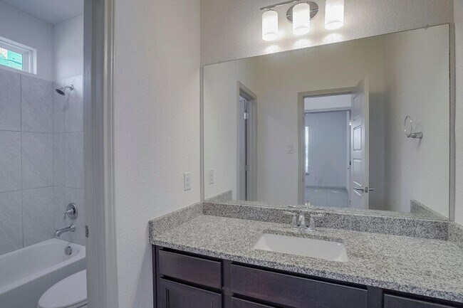 Building Photo - 5616 Monrovia Ln
