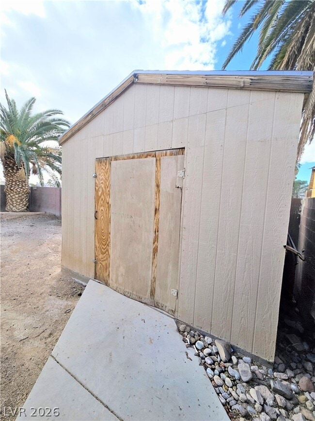 Building Photo - 2321 Blackberry Valley Way