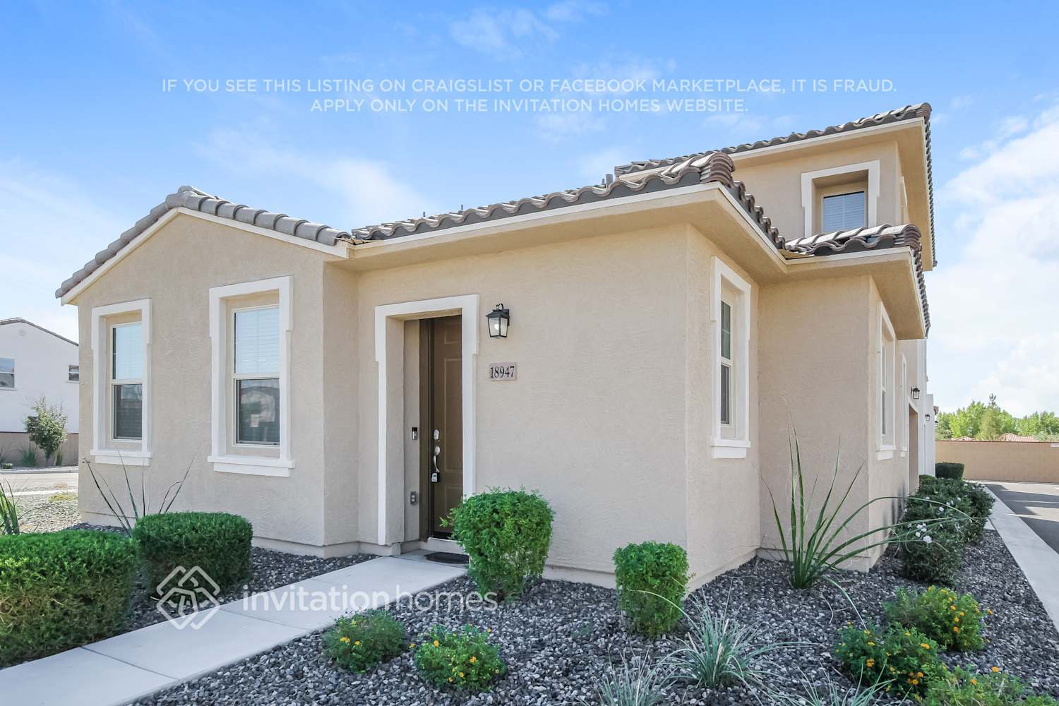 Building Photo - 18947 W Pasadena Ave