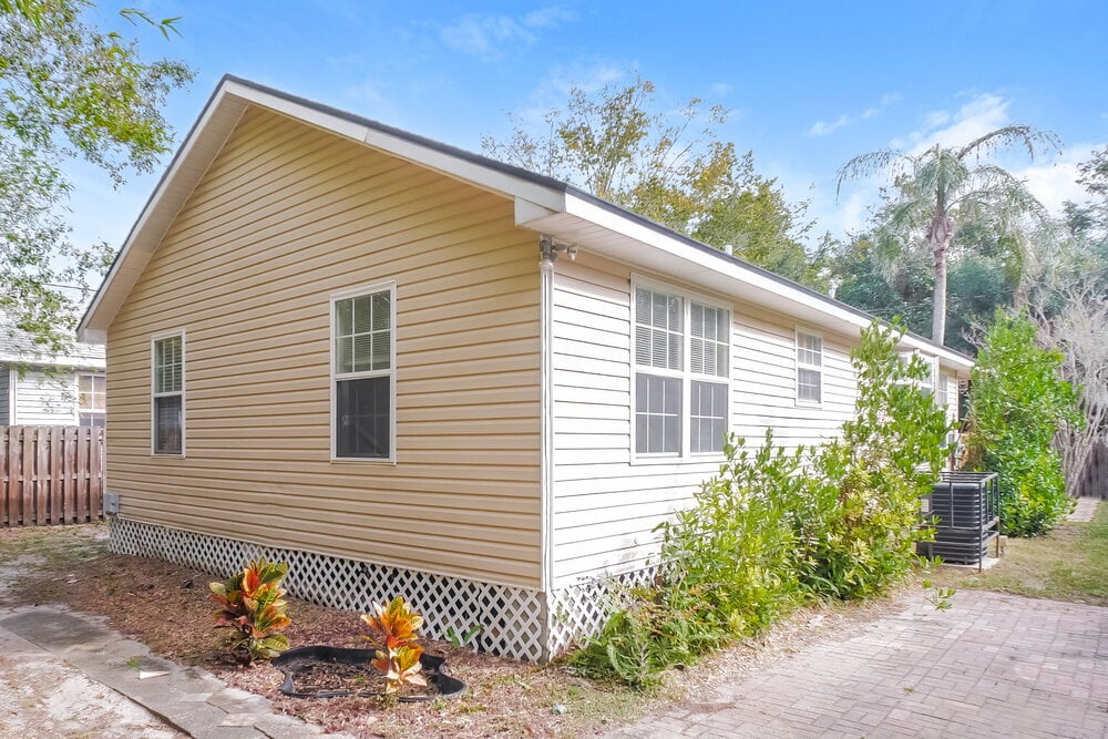 Building Photo - 1357 Mattie St