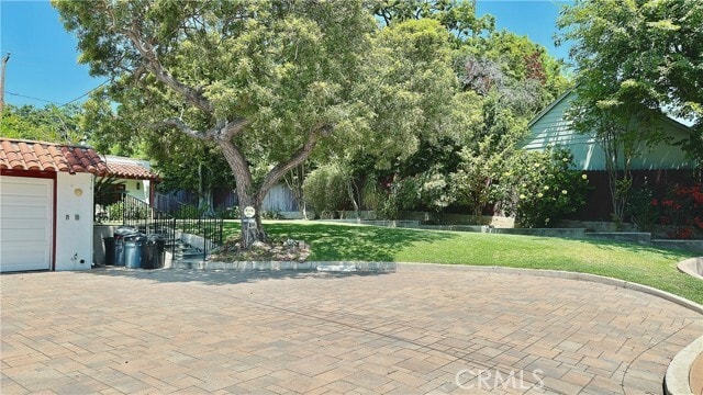 Building Photo - 2051 Fair Oaks Ave