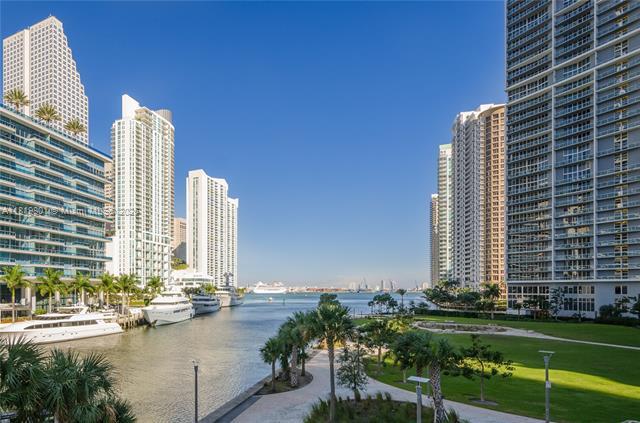Building Photo - 475 Brickell Ave
