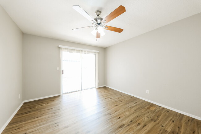 Building Photo - 4124 N 106th Ave