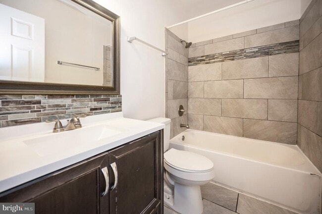 Building Photo - 455 Ridgemore St