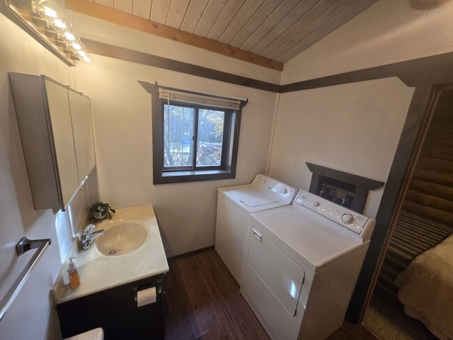 Building Photo - 206 S Sublette Ave