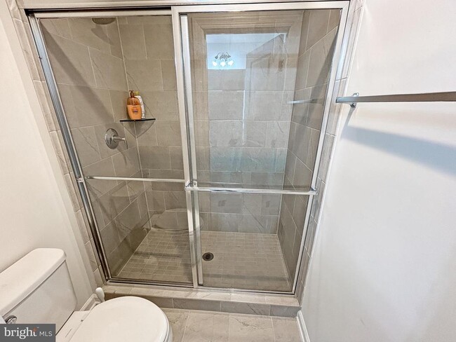 Building Photo - 221 Red Oak Ridge Pl