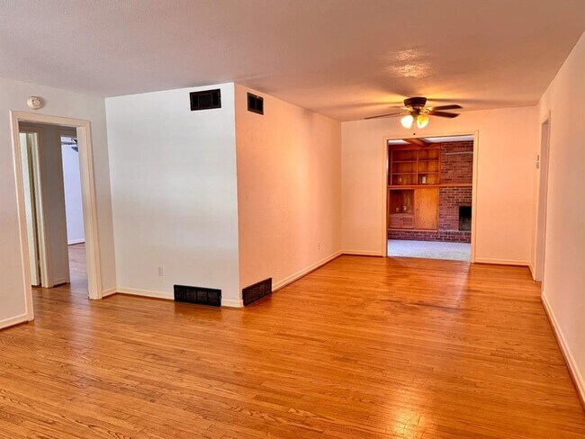 Building Photo - 1304 Downing St