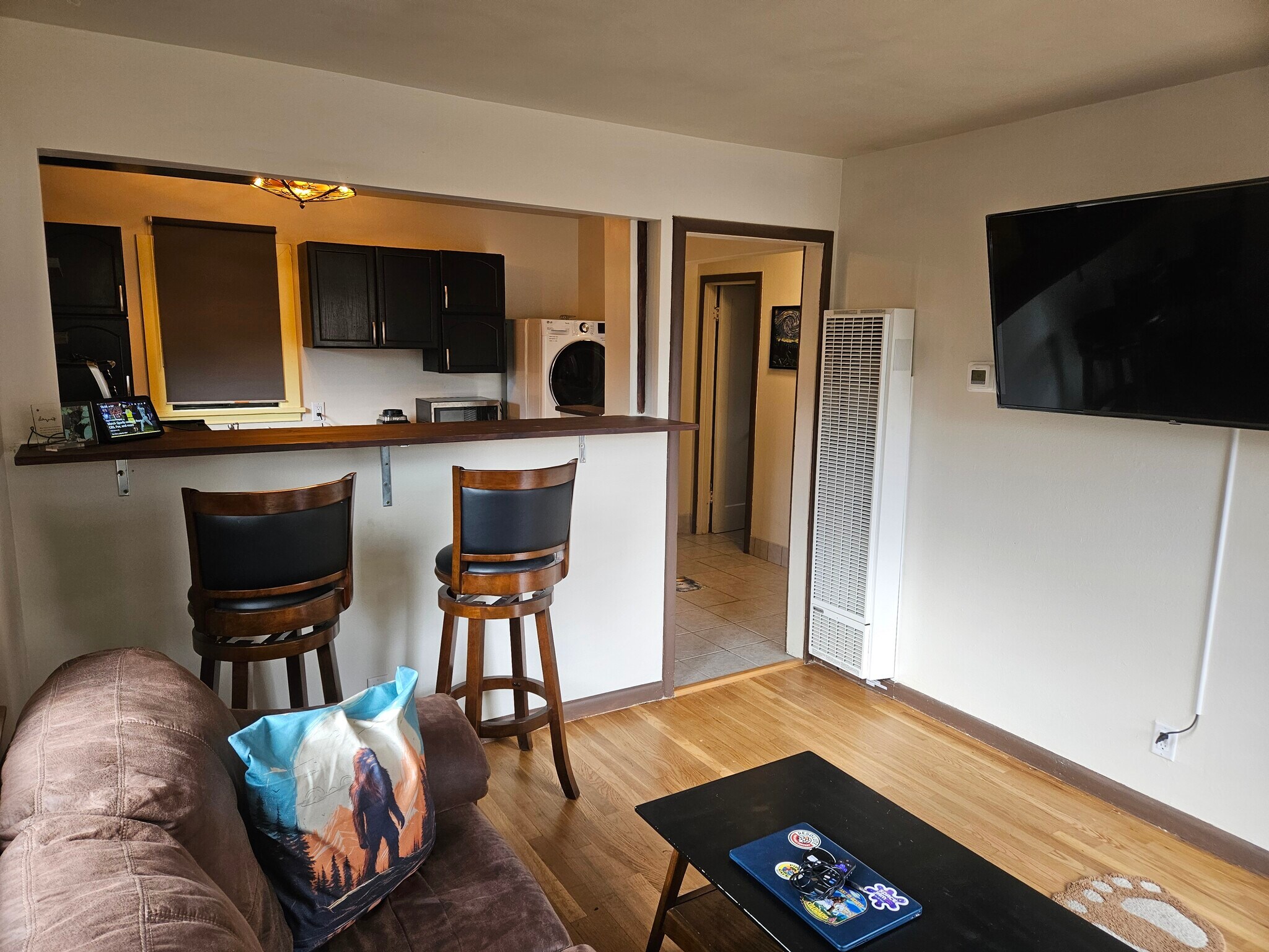 Guest House - 807 E Yampa St