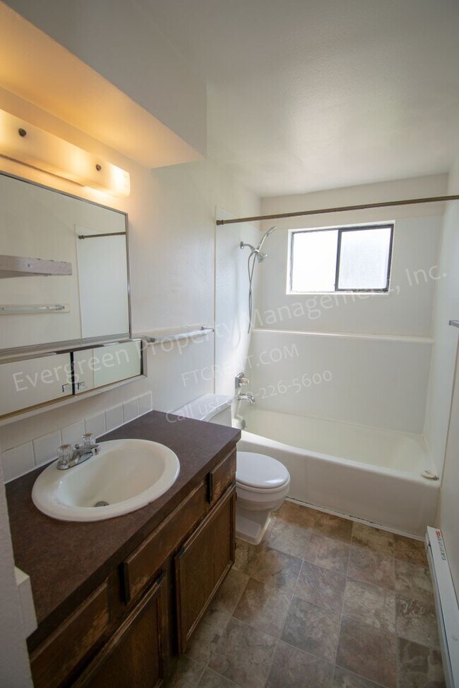 Building Photo - 1636 E Pitkin St