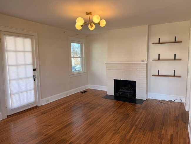 Building Photo - 822 Radford Pl