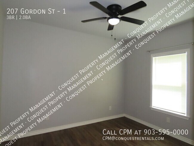 Building Photo - 207 Gordon St
