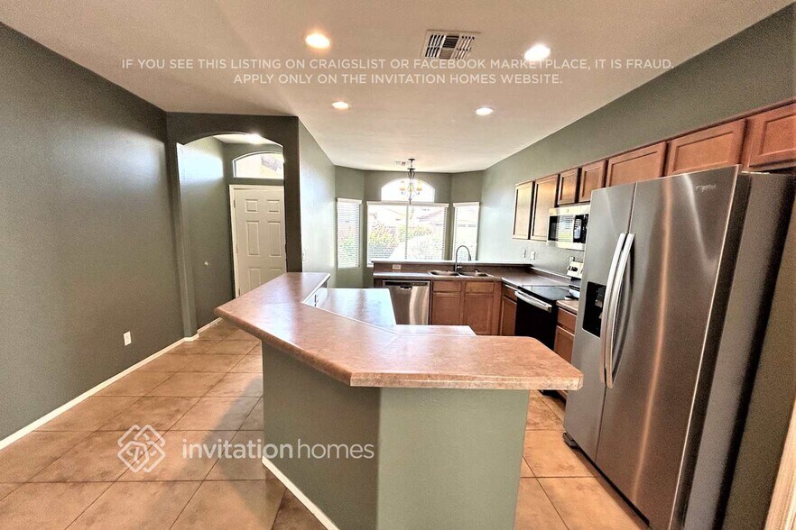 Building Photo - 14611 W Acapulco Ln