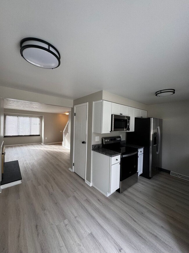 Primary Photo - For Rent: 2 BD | 1.5 BTH | Garage | Spacio...