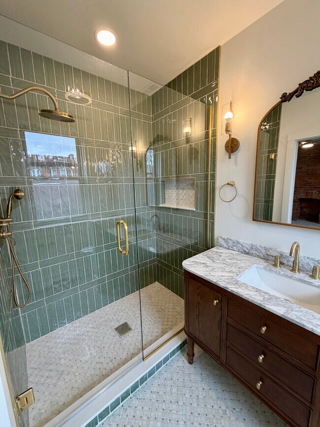 Building Photo - 226 Gross St