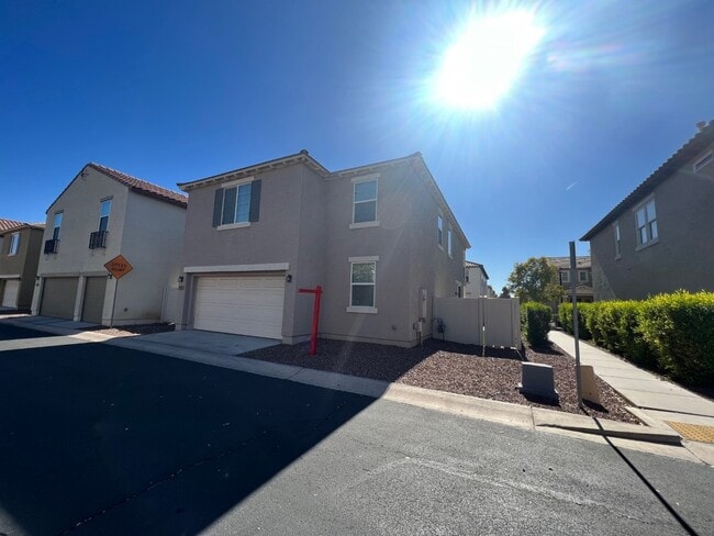 Building Photo - 3871 E Edna Dr