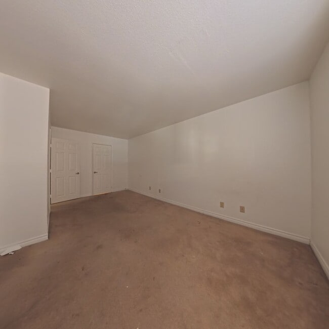 Building Photo - 5499 Indian River Dr