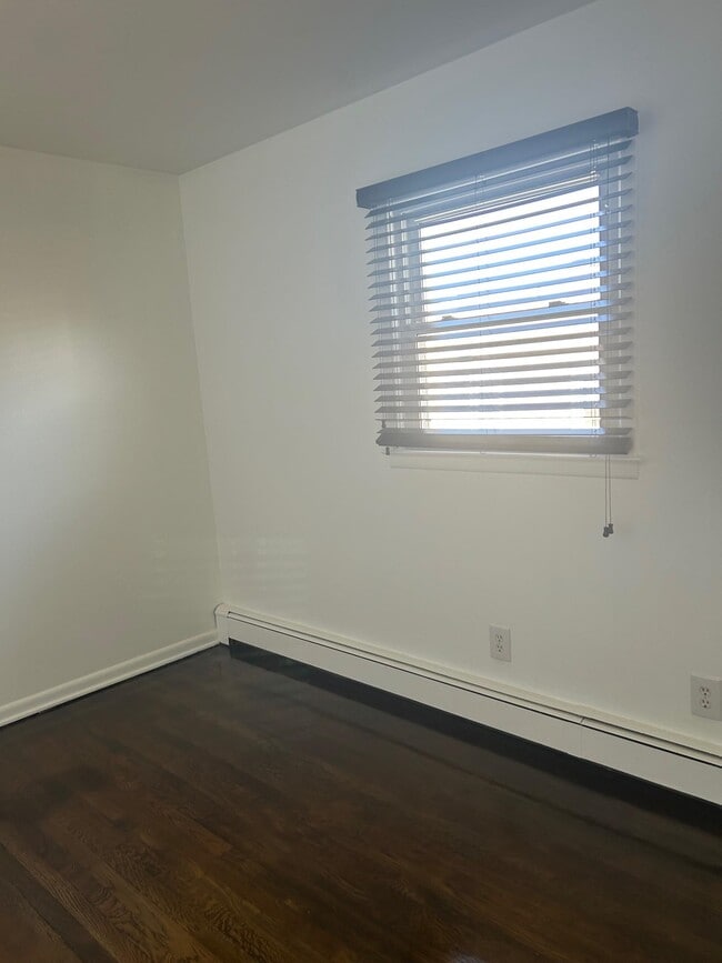 Building Photo - 4608 Grand Ave