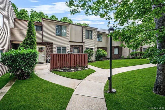Building Photo - 855 Skyline Dr