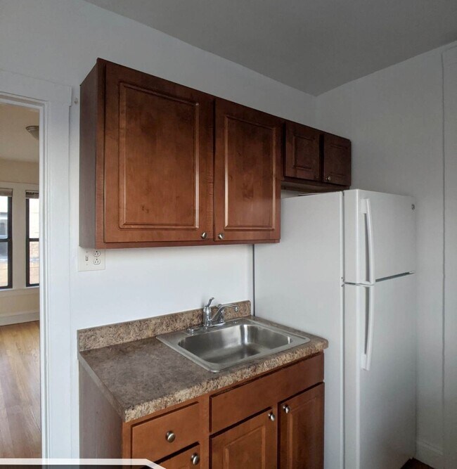 Building Photo - 2651 N Spaulding Ave
