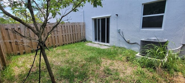 Building Photo - 1737 SE 26th Ter