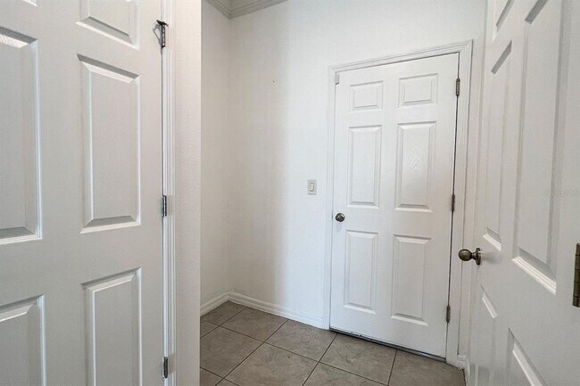 Building Photo - 15589 Willow Arbor Cir