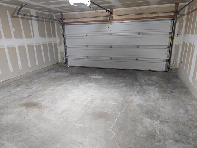 Building Photo - 11909 Big Sky Dr