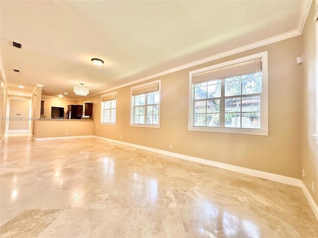 Primary Photo - 483 Menendez Ave
