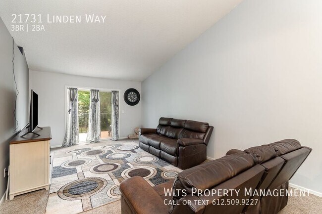 Building Photo - 21731 Linden Way