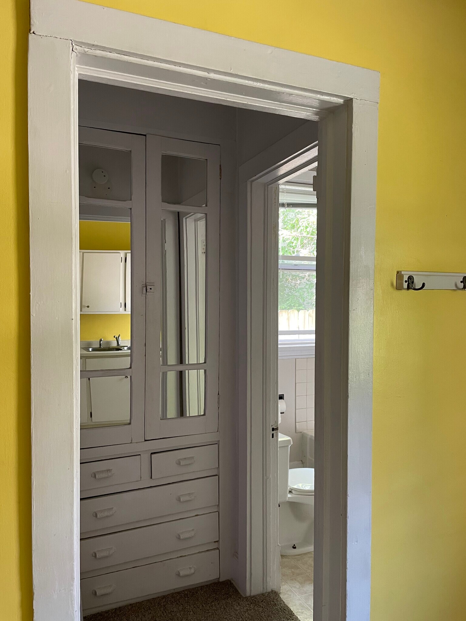 Building Photo - 1205 E 4th St