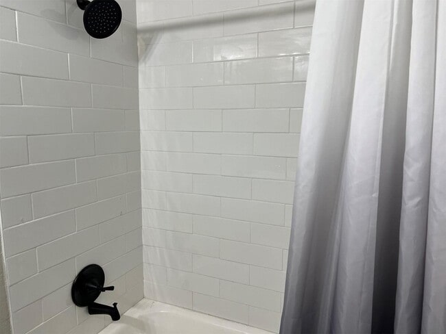 Building Photo - 2910 Lavender St