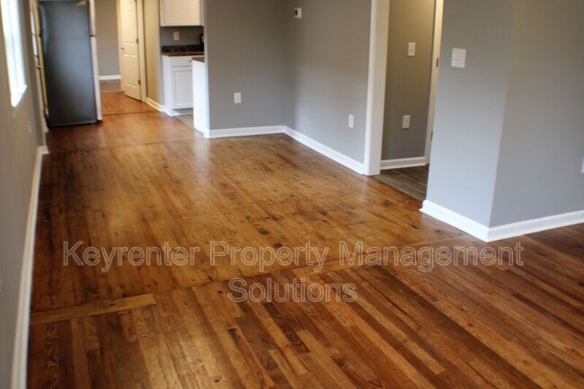 Building Photo - 104 Mulberry St
