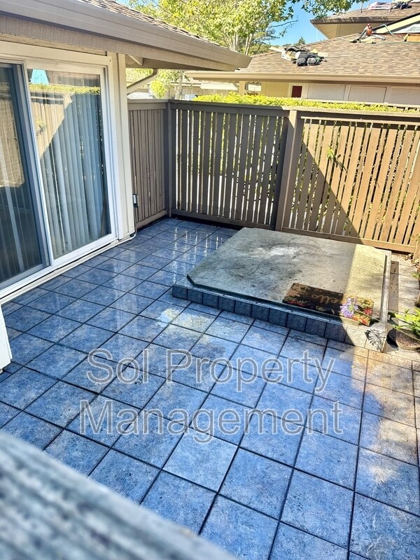 Building Photo - 221 Palo Verde Terrace