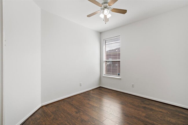 Building Photo - Jefferson Street, Pearland, TX 77584 - 3 BR 2 BA single-family home