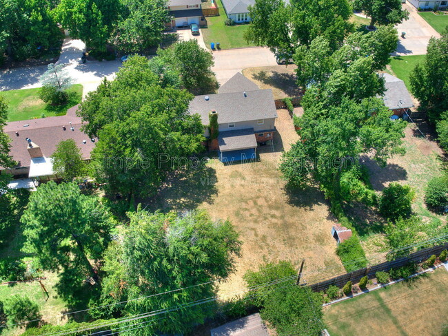 Building Photo - 1625 Homeland Ave