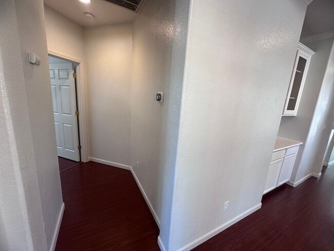Building Photo - Stonelake Community - Four Bedroom!