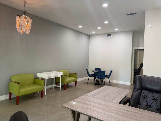 Building Photo - Rare Live/Work or Residential Opportunity in the Heart of North Oak Park!