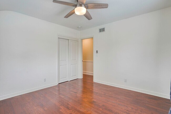 Building Photo - FALL IN LOVE with a Woodland Hills View