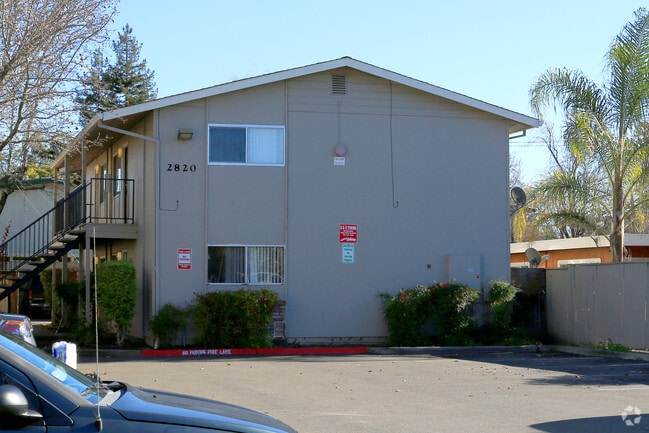 Building Photo - Papago Court