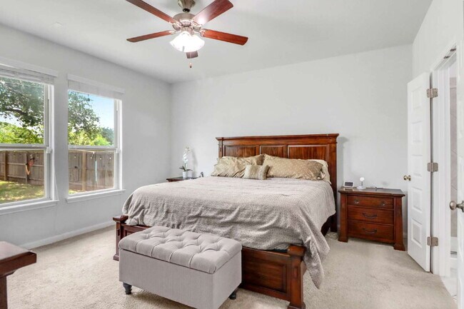 Building Photo - "Charming 3-Bedroom San Antonio Home with Granite Elegance - 1854 Sq Ft of Comfort!"