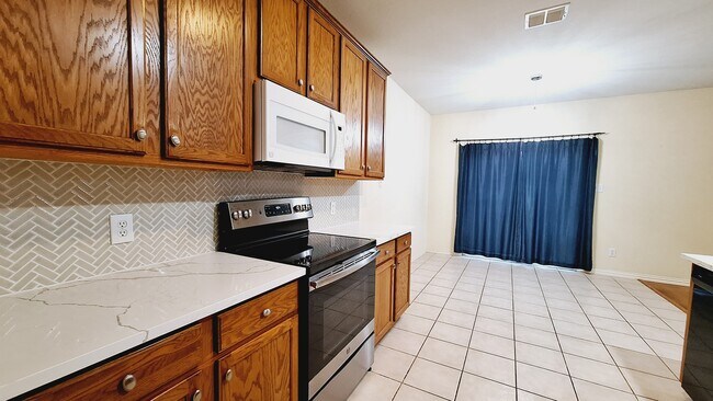 Building Photo - 5812 Lava Dr