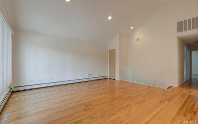 Building Photo - 11 7th St