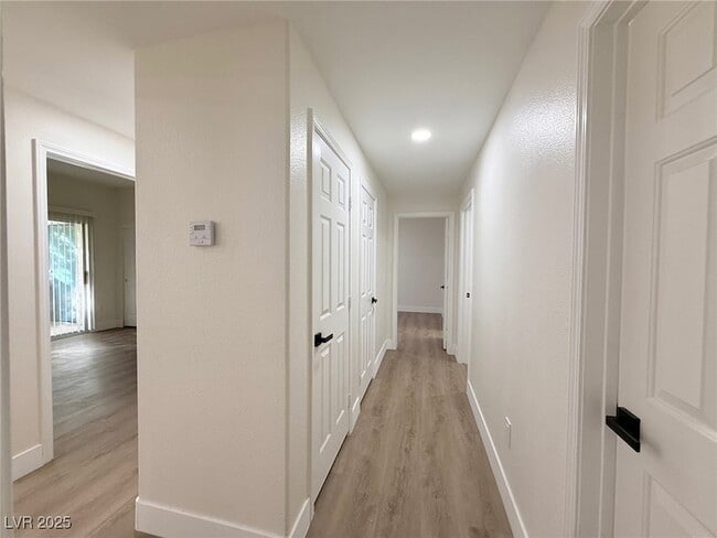 Building Photo - 2117 Echo Bay