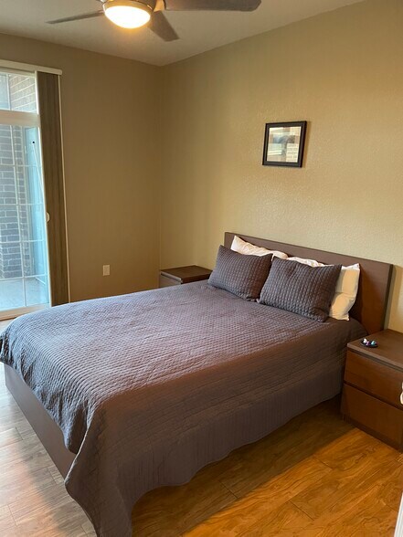 Main bed - 3854 S Dayton Way