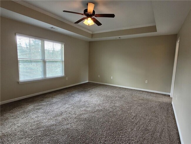 Building Photo - 6010 Stonebrook Ln